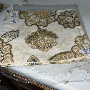Split P Palazzo Cotton table runner.  13x72 in Cream and Gold